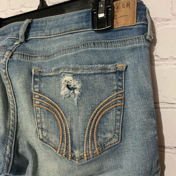 Hollister Medium Wash Distressed Skinny Jeans - Picture 6 of 6